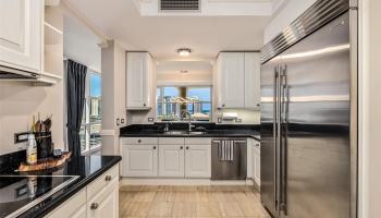 Queen Victoria Residences condo # PH 3, Honolulu, Hawaii - photo 3 of 22