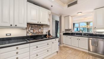 Queen Victoria Residences condo # PH 3, Honolulu, Hawaii - photo 4 of 22