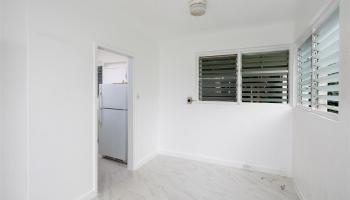 1115 Hassinger St Honolulu - Rental - photo 6 of 11