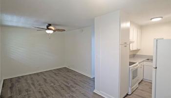 1120 Hassinger St Honolulu - Rental - photo 5 of 11