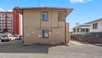 1125 Hassinger St Honolulu - Multi-family - photo 5 of 18