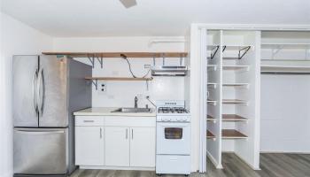 Rycroft Manor condo # 405, Honolulu, Hawaii - photo 5 of 24