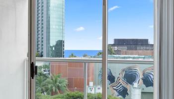 1133 Waimanu condo # 804, Honolulu, Hawaii - photo 4 of 18