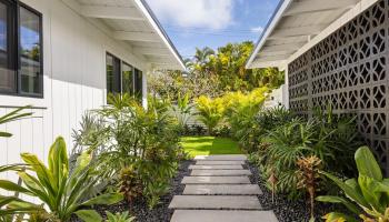 114  Kaelepulu Drive Lanikai, Kailua home - photo 4 of 25