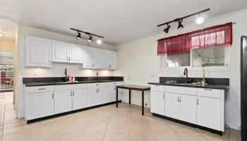 1141  Olomea St Kapalama, Honolulu home - photo 4 of 25