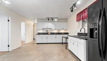 1141  Olomea St Kapalama, Honolulu home - photo 5 of 25