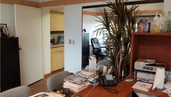 Century Square condo #811, Honolulu, Hawaii - photo 4 of 15