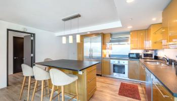 Capitol Place condo # 812, Honolulu, Hawaii - photo 5 of 23