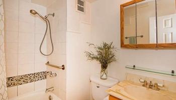 1210 Wilder Ave Honolulu - Rental - photo 5 of 21