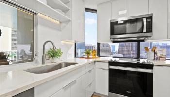 Honolulu Park Place condo # 2103, Honolulu, Hawaii - photo 4 of 25