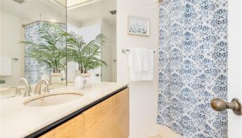 Honolulu Park Place condo # 505, Honolulu, Hawaii - photo 5 of 24