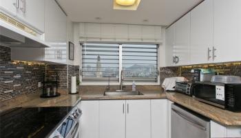 Banyan Tree Plaza condo # 1003, Honolulu, Hawaii - photo 6 of 17