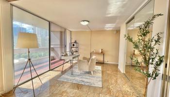 Banyan Tree Plaza condo # 1008, Honolulu, Hawaii - photo 2 of 20