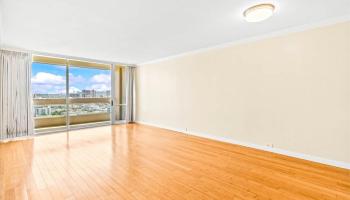 Banyan Tree Plaza condo # 2005, Honolulu, Hawaii - photo 1 of 25