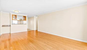 Banyan Tree Plaza condo # 2005, Honolulu, Hawaii - photo 3 of 25