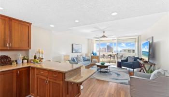 Banyan Tree Plaza condo # 2307, Honolulu, Hawaii - photo 4 of 22