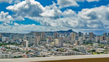 Banyan Tree Plaza condo # 3305, Honolulu, Hawaii - photo 1 of 16 Banyan Tree Plaza condo # 3305, Honolulu, Hawaii - photo 1 of 16