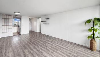 Banyan Tree Plaza condo # 705, Honolulu, Hawaii - photo 3 of 17