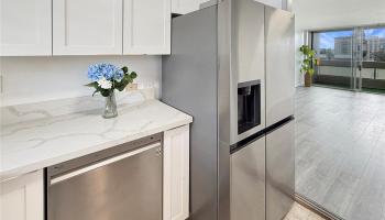 Banyan Tree Plaza condo # 705, Honolulu, Hawaii - photo 6 of 17