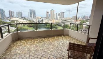 Admiral Thomas Apts condo # 1705, Honolulu, Hawaii - photo 4 of 25