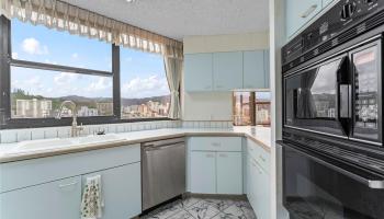 Admiral Thomas Apts condo # 2405, Honolulu, Hawaii - photo 5 of 17