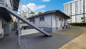 1223 Wilder Ave Honolulu - Multi-family - photo 4 of 25