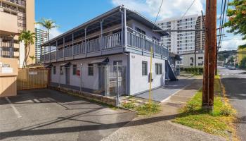 1223 Wilder Ave Honolulu - Multi-family - photo 5 of 25