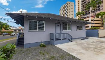 1223 Wilder Ave Honolulu - Multi-family - photo 6 of 25