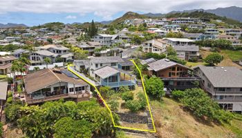 1254 Aulepe Street Hillcrest, Kailua home - photo 2 of 25 1254 Aulepe Street Hillcrest, Kailua home - photo 2 of 25