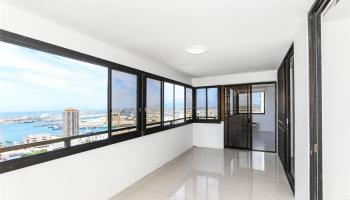 Kukui Plaza condo # 3002, Honolulu, Hawaii - photo 4 of 14