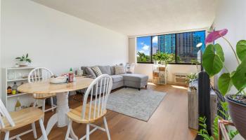 Kukui Plaza condo # E603, Honolulu, Hawaii - photo 2 of 25