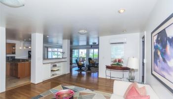 1264  Ala Puumalu Street Salt Lake, Honolulu home - photo 5 of 25