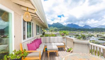 1312 Aupapaohe Street Hillcrest, Kailua home - photo 5 of 25 1312 Aupapaohe Street Hillcrest, Kailua home - photo 5 of 25
