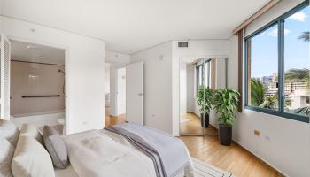 One Kalakaua Senior Living condo # 513, Honolulu, Hawaii - photo 4 of 25