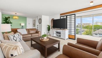Wilder Tower condo # 5 Makai, Honolulu, Hawaii - photo 1 of 21