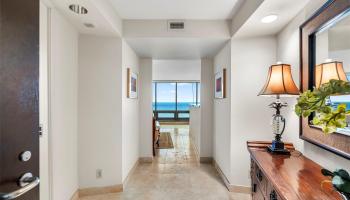Nauru Tower condo # 3204, Honolulu, Hawaii - photo 4 of 23