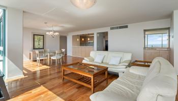 Uraku Tower Hawaii condo # 27A, Honolulu, Hawaii - photo 4 of 25