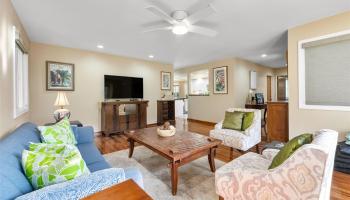 1357  Kaeleku Street Kalama Valley, Hawaii Kai home - photo 4 of 25