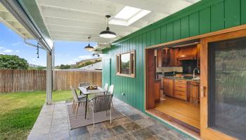 1371 Hele Street Keolu Hills, Kailua home - photo 6 of 25