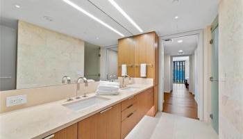 Park Lane condo # 1406, Honolulu, Hawaii - photo 3 of 17