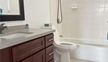 Lusitana Gardens condo # 503, Honolulu, Hawaii - photo 4 of 7