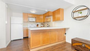 Town House condo # 211, Honolulu, Hawaii - photo 4 of 21