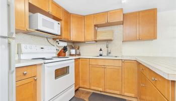 Town House condo # 211, Honolulu, Hawaii - photo 5 of 21
