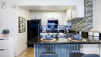 Town House condo # 908, Honolulu, Hawaii - photo 1 of 25