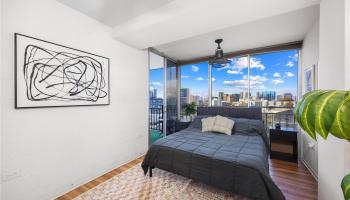 Town House condo # 908, Honolulu, Hawaii - photo 1 of 25