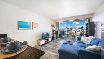 Town House condo # 908, Honolulu, Hawaii - photo 4 of 25