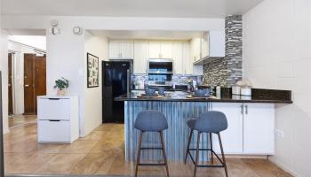 Town House condo # 908, Honolulu, Hawaii - photo 5 of 25