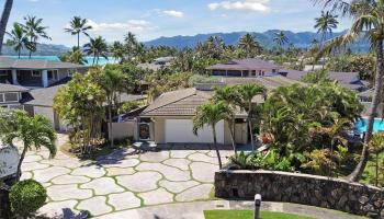 144  Kaimoani Way Beachside, Kailua home - photo 3 of 23