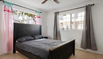 1446 Liholiho St Honolulu - Multi-family - photo 4 of 21