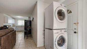 1446 Liholiho St Honolulu - Multi-family - photo 6 of 21